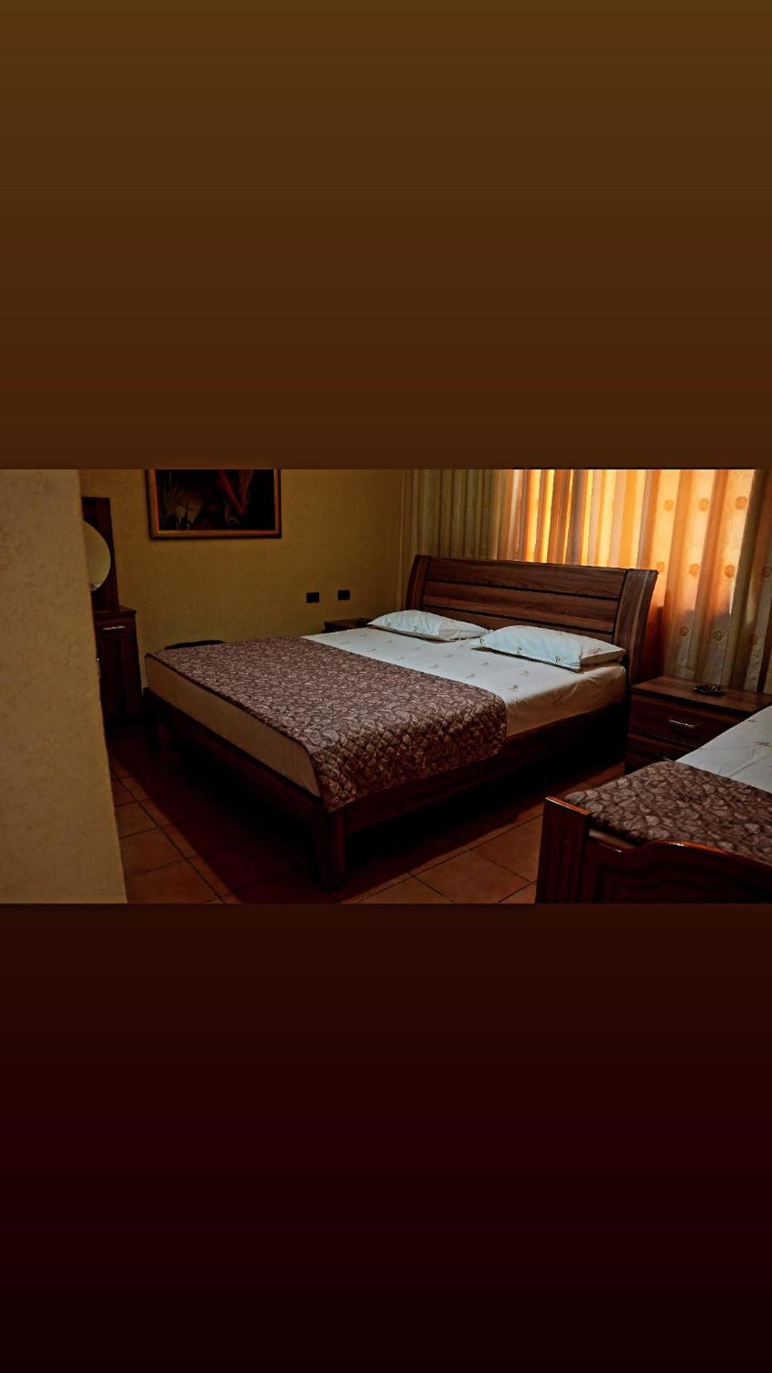 Alen Bar Hotel Tirana Extérieur photo